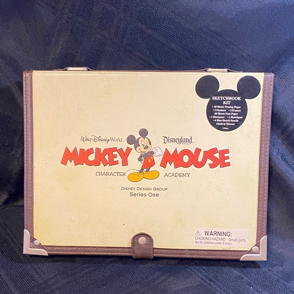 Disney Mickey Mouse Character Academy Sketchbook Kit